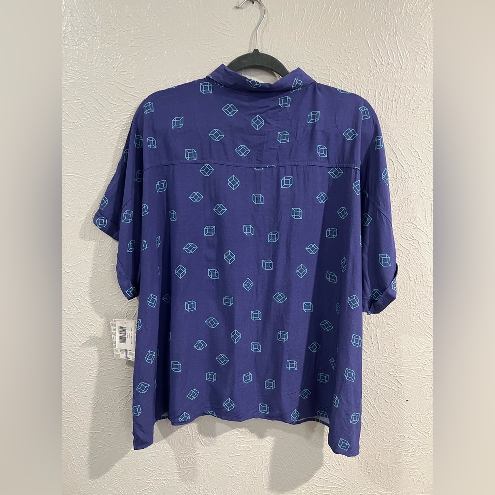 LuLaRoe Blue Geometric Print Button Down Shirt - Picture 4 of 8